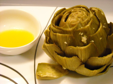 Steamed garlic artichoke | Blooming Vegan