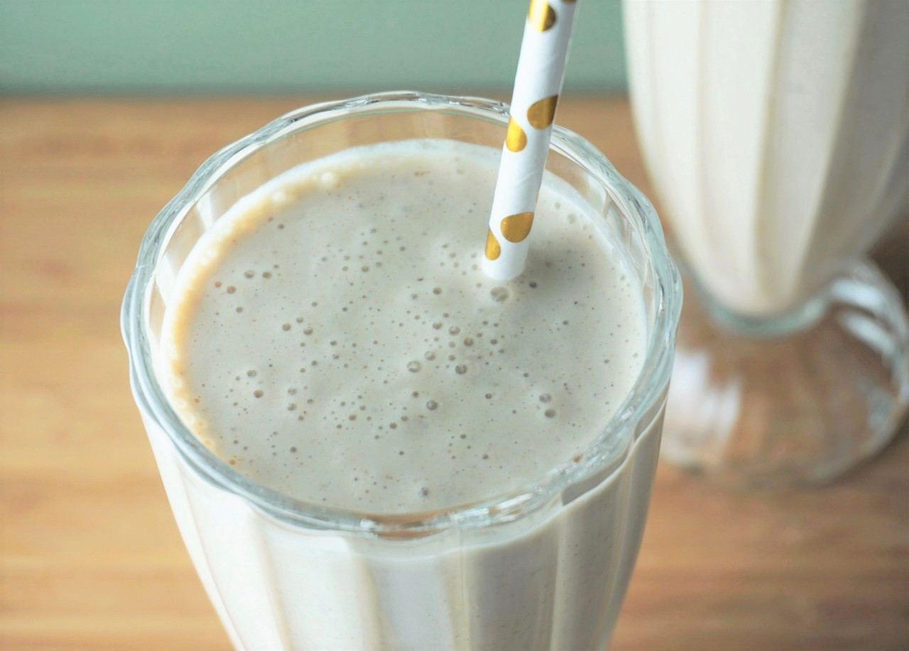 Vanilla Peanut Butter Smoothie | Blooming Vegan